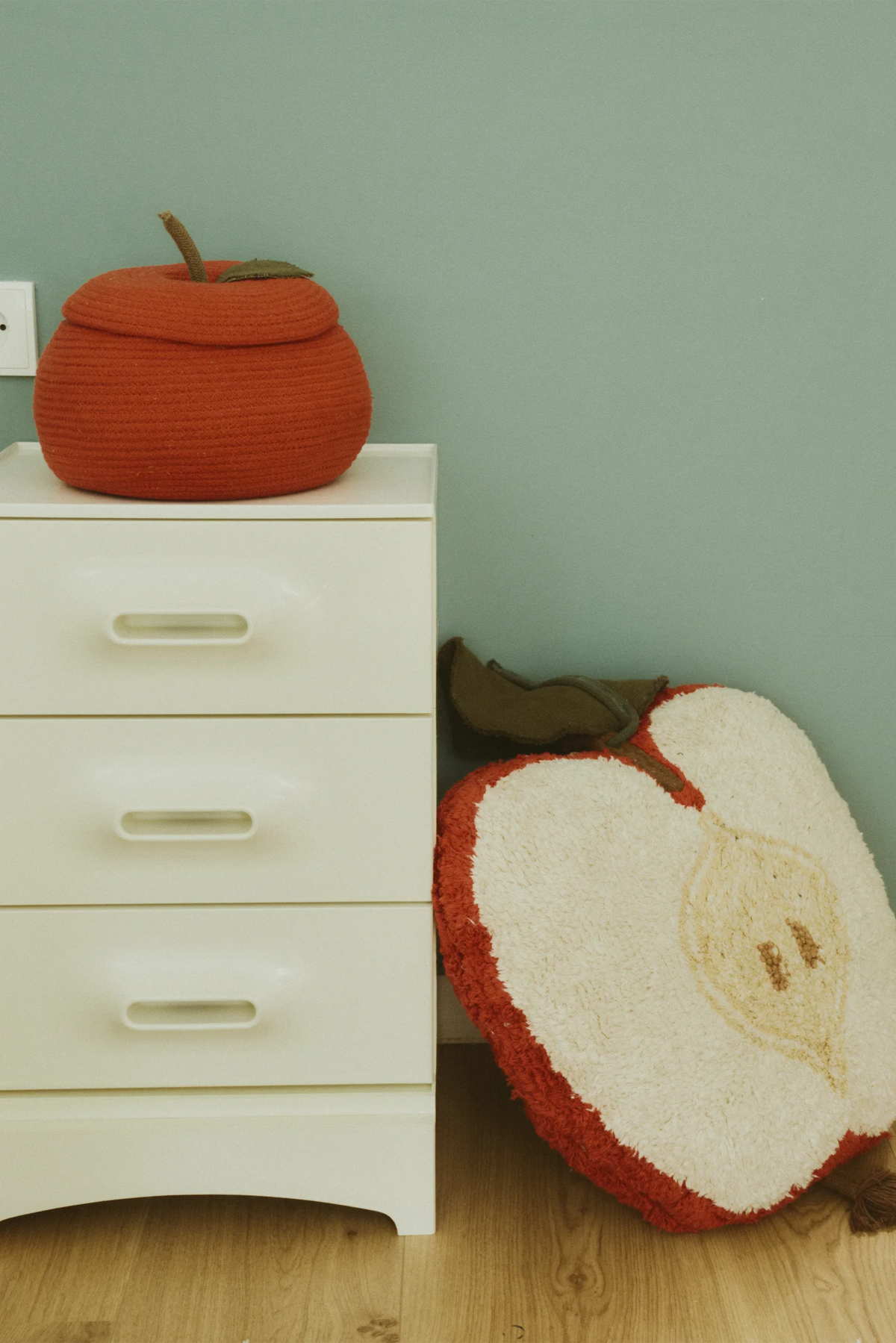 Floor Cushion Apple