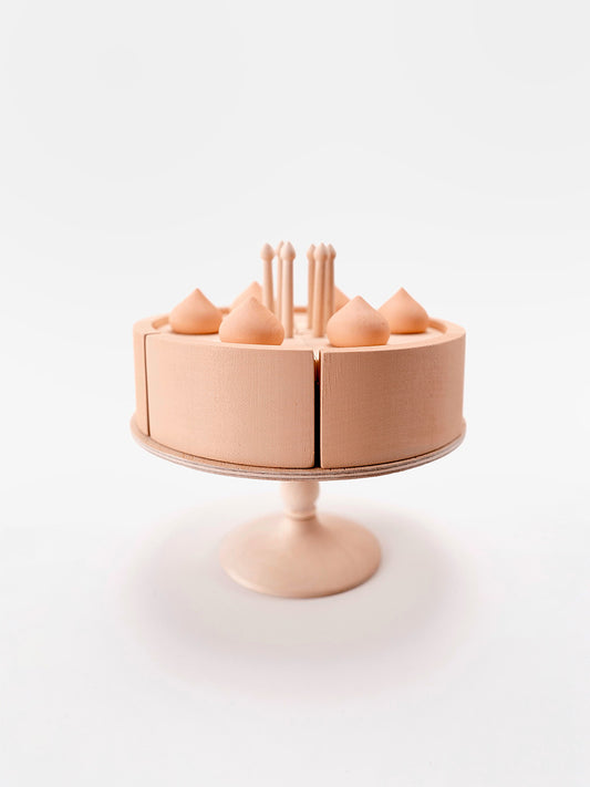 Cake on a stand / Pink